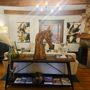 Beechwood Inn - Clayton, GA - Living Room