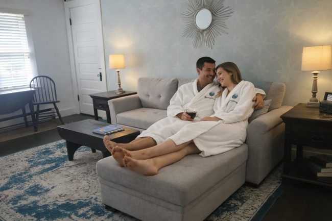 Beechwood couples in room Beechwood couples in room